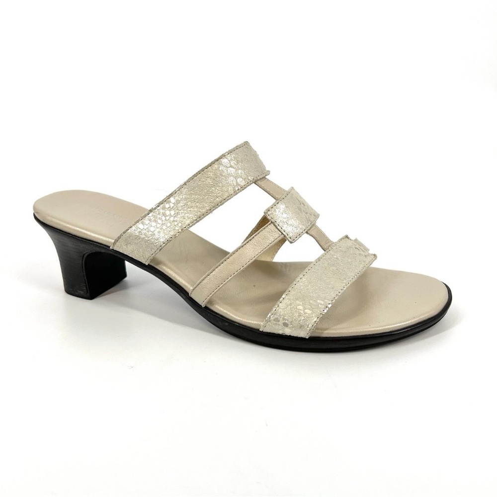 Munro Strappy Sandals Womens Size 10 Ivory Shimmer Leather Slip-On Low Heel